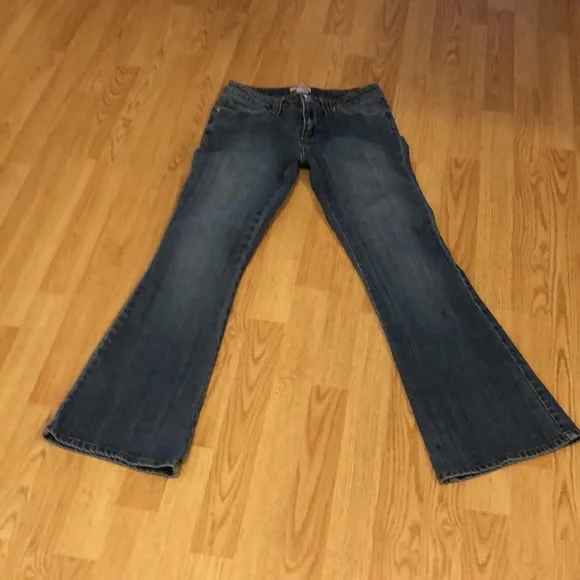 Euc flared leg jeans size 5 short - Picture 5 of 5